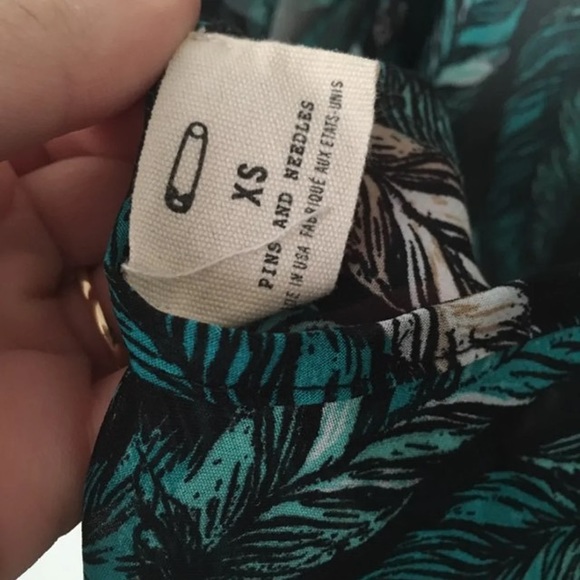 Low Back Tank Top - Picture 3 of 3